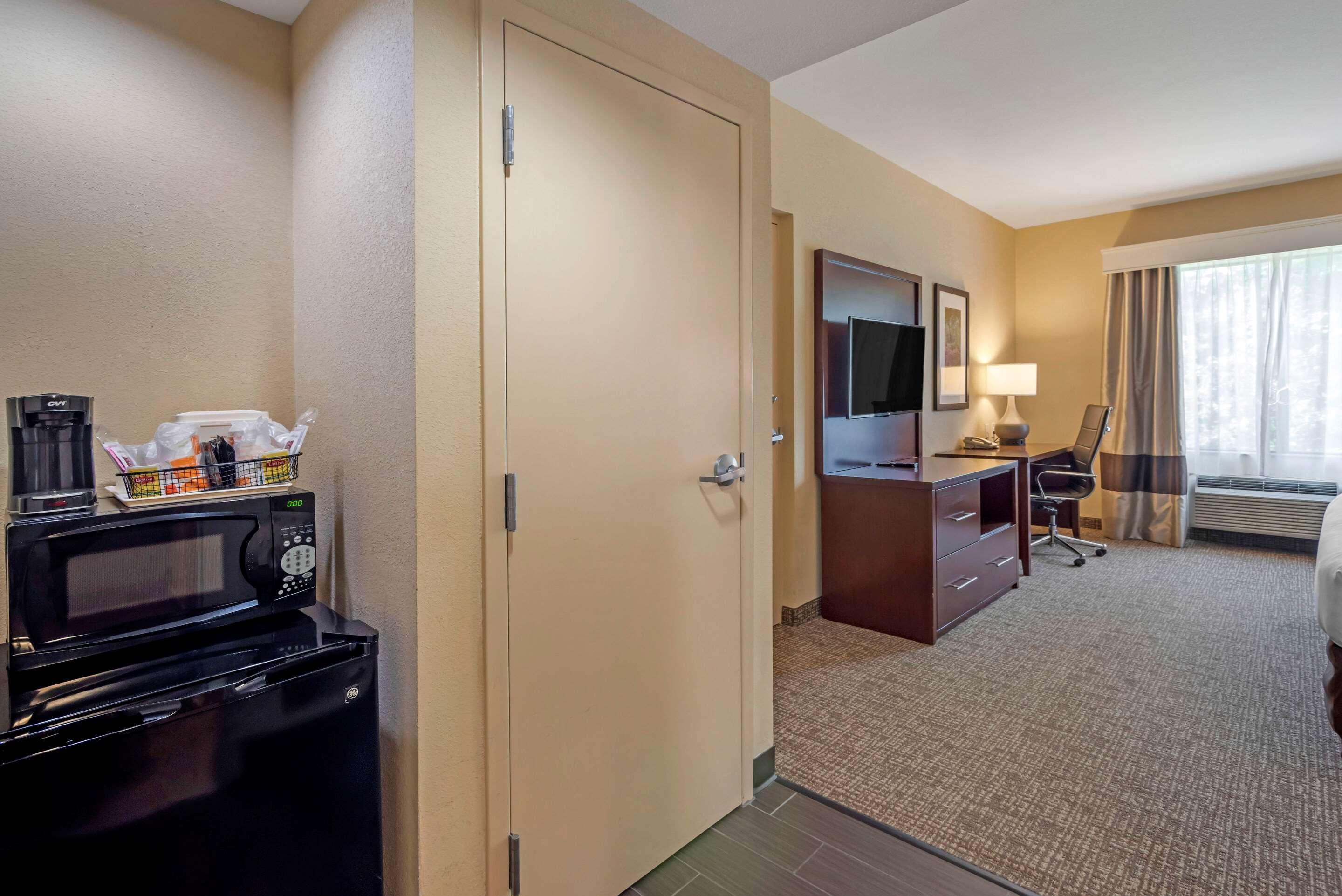 Comfort Suites Fredericksburg North Ngoại thất bức ảnh